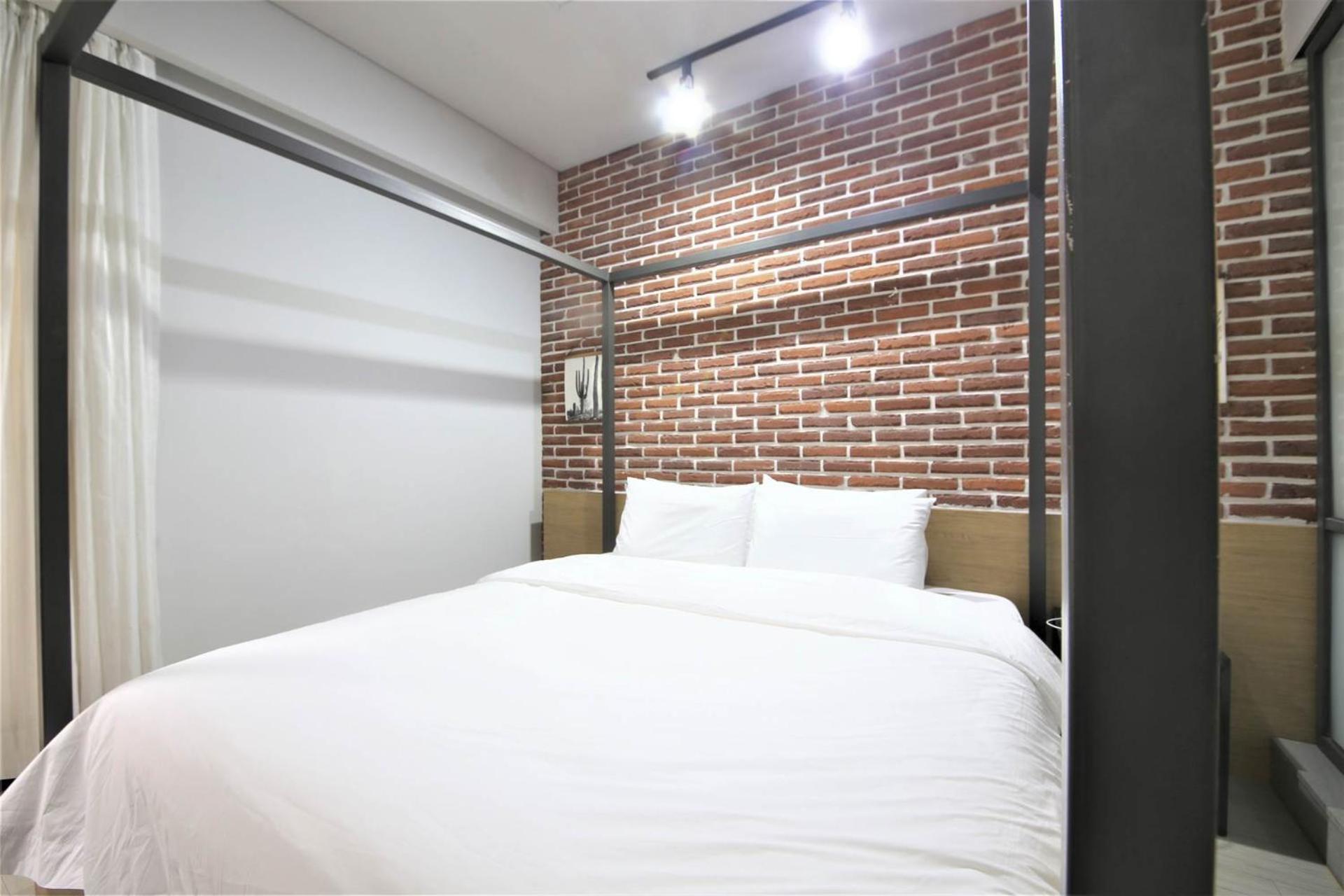 Seomyeon Hound Hotel 1St Street Busan Exteriör bild