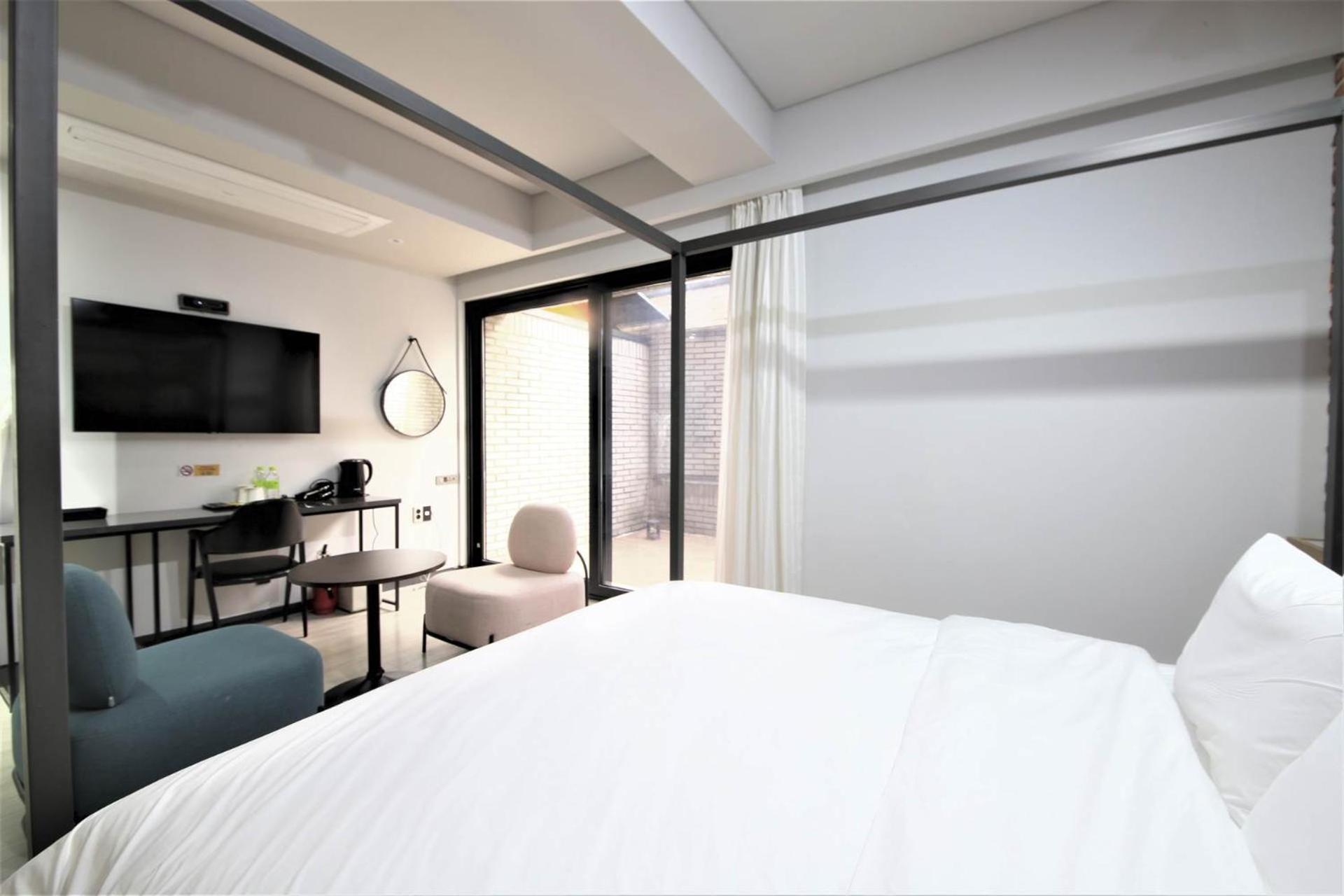 Seomyeon Hound Hotel 1St Street Busan Exteriör bild